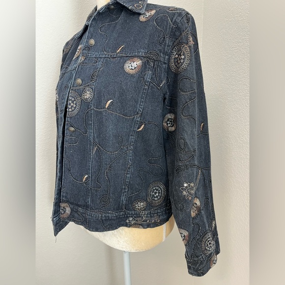 Embroidered Denim Jacket - Picture 4 of 9
